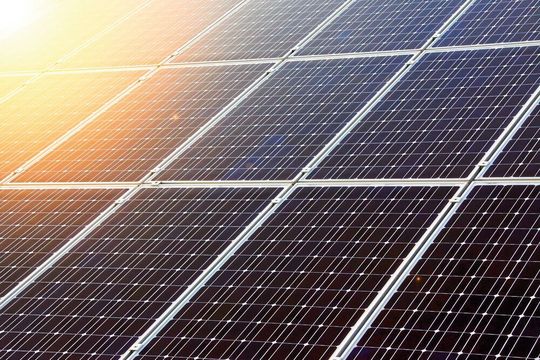 Klimahelfer: Eine PV-Anlage mit
16 kW installierter Leistung spart rund
10 t Kohlendioxid im Jahr ein. Klimahelfer: Eine PV-Anlage mit
16 kW installierter Leistung spart rund
10 t Kohlendioxid im Jahr ein.