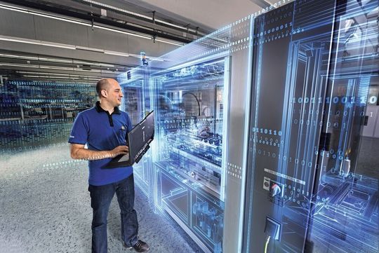 Individuelle, zuverlässige Maschinen für den Kunden entwickeln: Siemens zeigt, wie Digitalisierung dabei helfen kann. Individuelle, zuverlässige Maschinen für den Kunden entwickeln: Siemens zeigt, wie Digitalisierung dabei helfen kann.