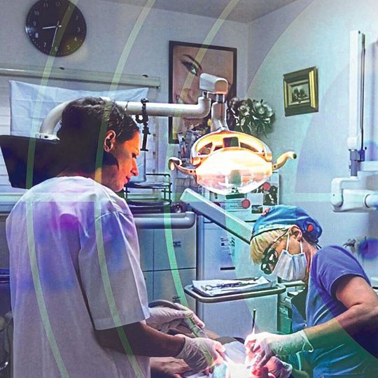 Medizin: Zahnimplantate aus Piezokeramiken sind in der Lage, sich selbst zu überwachen. Medizin: Zahnimplantate aus Piezokeramiken sind in der Lage, sich selbst zu überwachen.