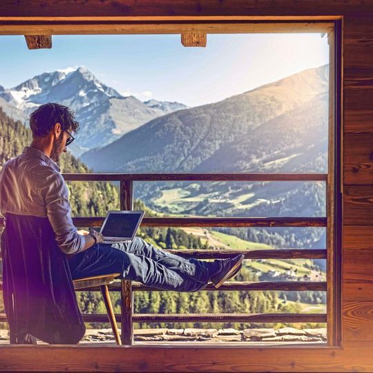Le Valais offre un cadre de vie et de travail attractif. Le Valais offre un cadre de vie et de travail attractif.