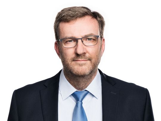 „Das Joint Venture in Rumänien ist eine weitere Investition in die Globalisierung und das Wachstum unseres Unternehmens. Mit Vargus haben wir einen starken Partner und Spezialisten für Werkzeuge an unserer Seite.“ Richard Harris, Vorstandsvorsitzender der Walter AG „Das Joint Venture in Rumänien ist eine weitere Investition in die Globalisierung und das Wachstum unseres Unternehmens. Mit Vargus haben wir einen starken Partner und Spezialisten für Werkzeuge an unserer Seite.“ Richard Harris, Vorstandsvorsitzender der Walter AG