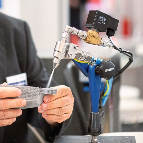 Le post-traitement des composants métalliques de manière additive représente toujours un défi. Le parc à thème « Finition des composants AM » présente des solutions automatisées qui garantissent un résultat reproductible. Le post-traitement des composants métalliques de manière additive représente toujours un défi. Le parc à thème « Finition des composants AM » présente des solutions automatisées qui garantissent un résultat reproductible.