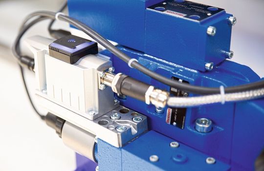 Proportional-Druckregelventile von Bosch Rexroth sind nun mit der neuen digitalen On-Board-Elektronik ausgerüstet, die ohne Feldbus auskommt. Proportional-Druckregelventile von Bosch Rexroth sind nun mit der neuen digitalen On-Board-Elektronik ausgerüstet, die ohne Feldbus auskommt.