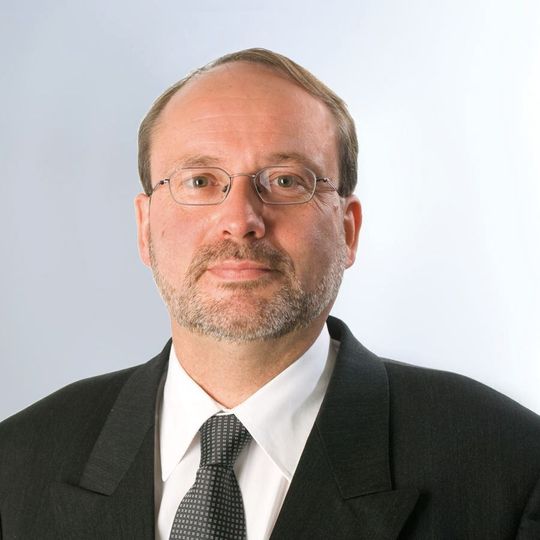 Thomas Harder, Geschäftsführer ECPE: „In Zusammenarbeit mit dem ECPE-Netzwerk hat die SEMIKRON-Stiftung nun zum zehnten mal die renommierten Innovationspreise vergeben.“ Thomas Harder, Geschäftsführer ECPE: „In Zusammenarbeit mit dem ECPE-Netzwerk hat die SEMIKRON-Stiftung nun zum zehnten mal die renommierten Innovationspreise vergeben.“