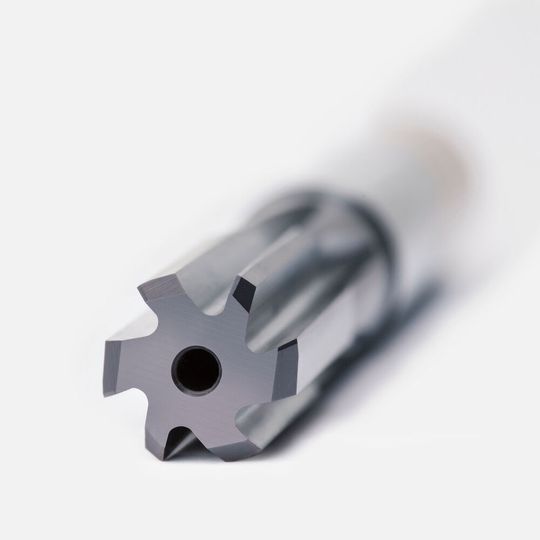 The Fix Ream Short Plus high-performance reamer can be used to machine both through bores and blind bores. The Fix Ream Short Plus high-performance reamer can be used to machine both through bores and blind bores.
