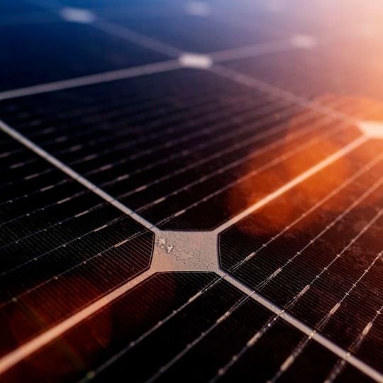 Researchers developed a perovskite solar cell that optimized light incoupling, light trapping, and other essential properties for maximum energy conversion efficiency. Researchers developed a perovskite solar cell that optimized light incoupling, light trapping, and other essential properties for maximum energy conversion efficiency.