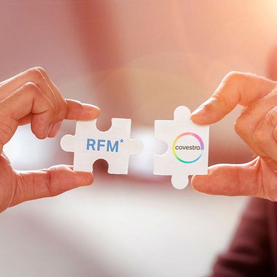 Durch die Übernahme des Geschäftsbereichs Resins & Functional Materials von DSM will Covestro zu einem global führenden Anbieter für nachhaltige Beschichtungsharze werden. Durch die Übernahme des Geschäftsbereichs Resins & Functional Materials von DSM will Covestro zu einem global führenden Anbieter für nachhaltige Beschichtungsharze werden.