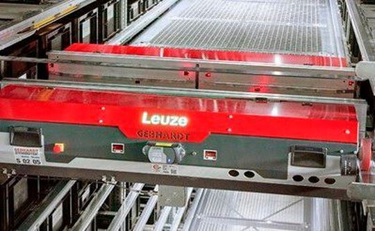 Nach einem Jahr Bauzeit nahm Leuze sein neues, internationales Distributionszentrum in Unterlenningen in Betrieb. Mit Gebhardt Intralogistics entstand dort eine komplette innerbetriebliche Förder- und Lagertechnik. Nach einem Jahr Bauzeit nahm Leuze sein neues, internationales Distributionszentrum in Unterlenningen in Betrieb. Mit Gebhardt Intralogistics entstand dort eine komplette innerbetriebliche Förder- und Lagertechnik.