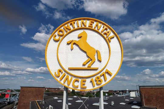 Continental ist 150! Und mit dem neuen Partner-of-Choice-Programm will das Unternehmen sich mit seinen Händlern aus der Industrie noch enger vernetzen. Rücke man näher zusammen, würden sich neue Märkte erschließen lassen. Continental ist 150! Und mit dem neuen Partner-of-Choice-Programm will das Unternehmen sich mit seinen Händlern aus der Industrie noch enger vernetzen. Rücke man näher zusammen, würden sich neue Märkte erschließen lassen.
