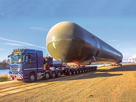 Mit drei Marken für Standard-Trailer, modulare Spezialtransporter und Schwerlast-module deckt Faymonville jeden Transportauftrag mit Nutzlasten von 15 bis 15.000 Tonnen ab. Sogar eine Ariane 5-Rakete rollte bereits auf einem Selbstfahrer der Faymonville-Marke Cometto. Mit drei Marken für Standard-Trailer, modulare Spezialtransporter und Schwerlast-module deckt Faymonville jeden Transportauftrag mit Nutzlasten von 15 bis 15.000 Tonnen ab. Sogar eine Ariane 5-Rakete rollte bereits auf einem Selbstfahrer der Faymonville-Marke Cometto.
