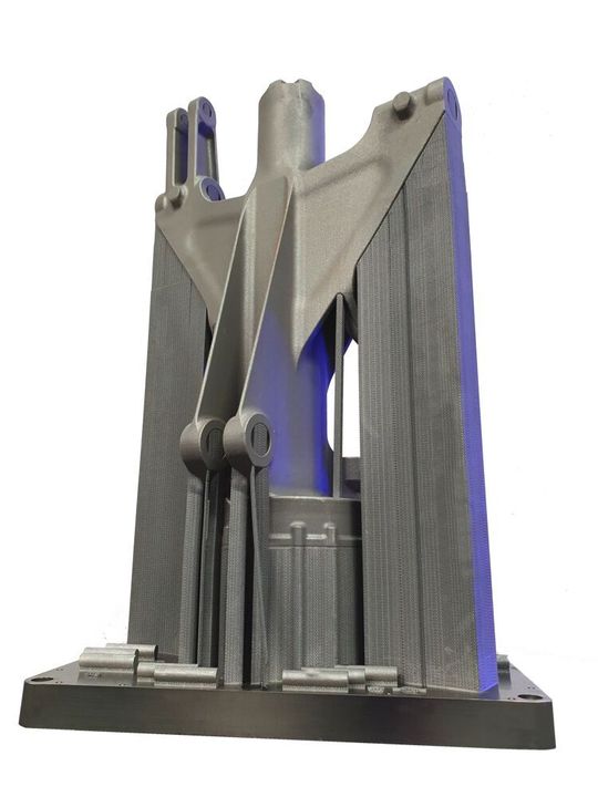 Die Bugfahrwerk-Komponente auf der Bauplattform mit Stützstrukturen