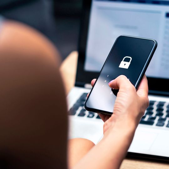 Kobil hat sich vor allem auf die Multi-Faktor-Authentifizierung im Bereich Mobile Security spezialisiert. Kobil hat sich vor allem auf die Multi-Faktor-Authentifizierung im Bereich Mobile Security spezialisiert.