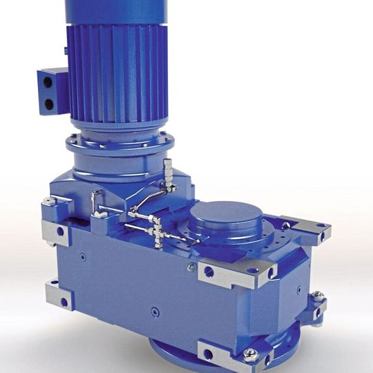 Safomi-IEC-Adapter für Maxxdrive-Industriegetriebe in Kombination mit Antriebsmotor: weniger Bauteile, erhöhte Betriebssicherheit Safomi-IEC-Adapter für Maxxdrive-Industriegetriebe in Kombination mit Antriebsmotor: weniger Bauteile, erhöhte Betriebssicherheit