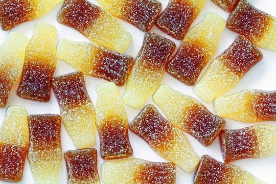 Sweet drinks with lots of sugar crank up fat production in the liver — not just in the short term, but in the longer term. (Symbolic image) Sweet drinks with lots of sugar crank up fat production in the liver — not just in the short term, but in the longer term. (Symbolic image)