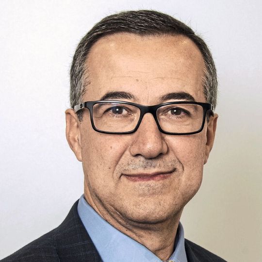Dr. Al Beydoun, President und Executive Director von ODVA: „Die Verfügbarkeit von CIP Security in mehreren Teilen des EtherNet/IP-Netzwerks hilft den Endbenutzern dabei, ihre wichtigen Automatisierungsanwendungen besser zu schützen.” Dr. Al Beydoun, President und Executive Director von ODVA: „Die Verfügbarkeit von CIP Security in mehreren Teilen des EtherNet/IP-Netzwerks hilft den Endbenutzern dabei, ihre wichtigen Automatisierungsanwendungen besser zu schützen.”