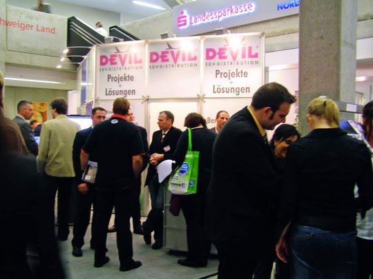 Bei Devil ins Rampenlicht gerückt: Projekte + Lösungen. Bei Devil ins Rampenlicht gerückt: Projekte + Lösungen.