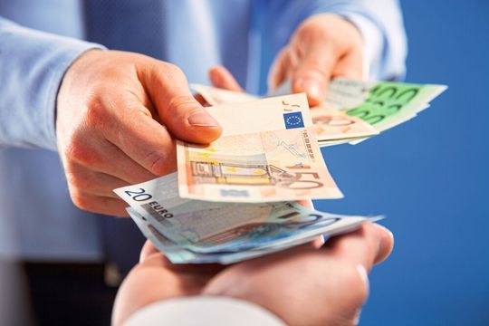 Der Gesetzgeber hat die Regelungen zu Kurzarbeitergeld und Entschädigungen verlängert. Der Gesetzgeber hat die Regelungen zu Kurzarbeitergeld und Entschädigungen verlängert.
