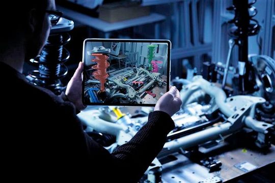 Echtzeitprüfung! Die Software Marquis kann von sich aus erkennen, um welches Bauteil es sich handelt und ob es Abweichungen von den geforderten Soll-Maßen hat, erklärt das Fraunhofer-IGD im Rahmen seines digitalen Hannover-Messe-Auftritts. Echtzeitprüfung! Die Software Marquis kann von sich aus erkennen, um welches Bauteil es sich handelt und ob es Abweichungen von den geforderten Soll-Maßen hat, erklärt das Fraunhofer-IGD im Rahmen seines digitalen Hannover-Messe-Auftritts.