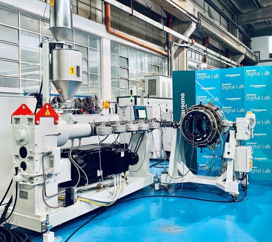 Die Nachfrage nach diversen Rohren boomt, registriert der Extrusionsanlagenhersteller Bausano. Seine neu entwickelten Extrusionsköpfe in Kombination mit produktiveren Extruderlinien sind die Antwort auf diesen Trend. Die Nachfrage nach diversen Rohren boomt, registriert der Extrusionsanlagenhersteller Bausano. Seine neu entwickelten Extrusionsköpfe in Kombination mit produktiveren Extruderlinien sind die Antwort auf diesen Trend.