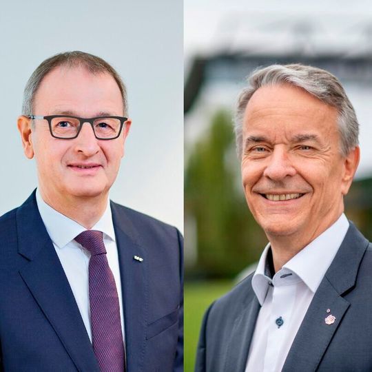 Dr. Wilfried Schäfer (links), Geschäftsführer des VDW, und Roland Bleinroth, Geschäftsführer der Messe Stuttgart. Dr. Wilfried Schäfer (links), Geschäftsführer des VDW, und Roland Bleinroth, Geschäftsführer der Messe Stuttgart.