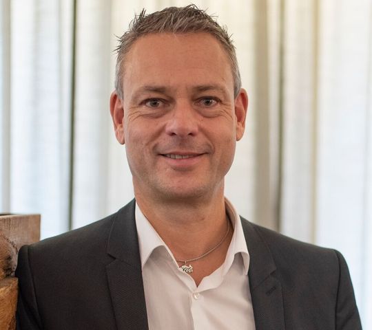 Rainer Koppitz: Der CEO plant die KATEK an die Frankfurter Börse zu bringen. Rainer Koppitz: Der CEO plant die KATEK an die Frankfurter Börse zu bringen.