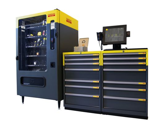 Die Werkzeugverbräuche an den in der Fertigung dezentral aufgebauten, automatisierten Ausgabesystemstellen dienen als Daten für die Verwaltungs- und Managementsoftware, was das System Coroplus-Tool-Supply von Sandvik betrifft. Anhand dieser Infos können Ingenieure sowie Einkaufs- und Management-Teams leicht den Überblick über Werkzeuggebrauch, Kosten, Einkauf und Bestand behalten.