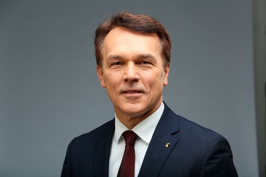 Peter Fenkl, Vorstandsvorsitzender Ziehl-Abegg: „Das Jahr 2020 glich einer Achterbahnfahrt: Grenzschließungen, Materialabriss, Umsatzeinbruch und Auftragsanstieg wechselten sich rasant ab.“