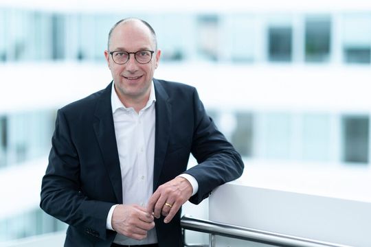 CEO Peter Mohnen über den Auftrag: „Unsere Unternehmen verbindet seit fast 100 Jahren eine erfolgreiche Partnerschaft.“ CEO Peter Mohnen über den Auftrag: „Unsere Unternehmen verbindet seit fast 100 Jahren eine erfolgreiche Partnerschaft.“