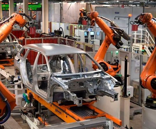 Die Robotik entwickelt sich laut VDMA rasant. Nicht nur im Automobilbau. Damit auch KMU nicht ins Hintertreffen geraten, hat der Bereich VDMA-Robotik drei neue Vorstandsmitglieder berufen, die sich auskennen. Die Robotik entwickelt sich laut VDMA rasant. Nicht nur im Automobilbau. Damit auch KMU nicht ins Hintertreffen geraten, hat der Bereich VDMA-Robotik drei neue Vorstandsmitglieder berufen, die sich auskennen.