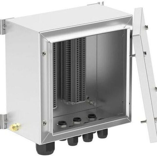 The SR terminal box by Pepperl+Fuchs. The SR terminal box by Pepperl+Fuchs.