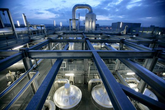 Bioethanolwerk von Crop Energies, Zeitz, Sachsen-Anhalt. Das Werk hat eine Produktionskapazität von 285.000 Tonnen/Jahr. Bioethanolwerk von Crop Energies, Zeitz, Sachsen-Anhalt. Das Werk hat eine Produktionskapazität von 285.000 Tonnen/Jahr.