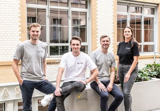 Unter der Leitung von Andreas Pott (2.v.r.) soll das junge Fiege-Ventures-Team interessant erscheinende Start-ups ausloten und skalierbare Geschäftsideen aufspüren. Unter der Leitung von Andreas Pott (2.v.r.) soll das junge Fiege-Ventures-Team interessant erscheinende Start-ups ausloten und skalierbare Geschäftsideen aufspüren.