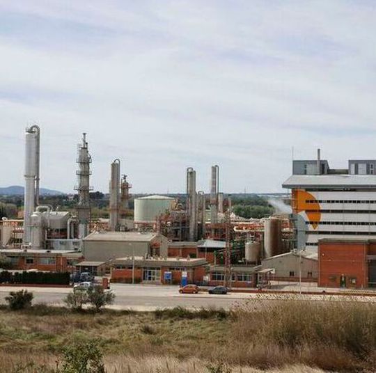 The Ercros factory in Tortosa, Spain is focused on the production of formaldehyde that is used mainly as a raw material to make polyols. The Ercros factory in Tortosa, Spain is focused on the production of formaldehyde that is used mainly as a raw material to make polyols.