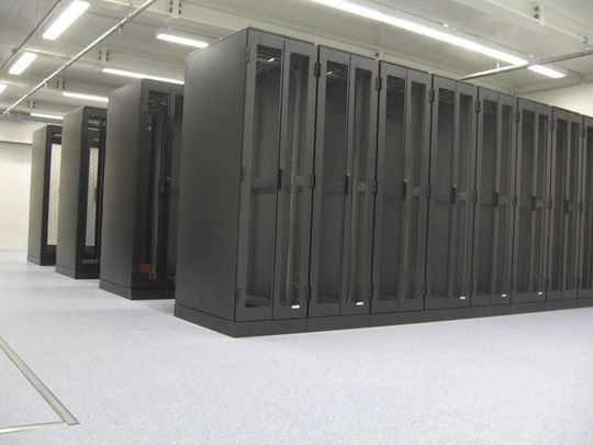Die Server-Racks im Housing-Center von M-net sind in speziellen Datensicherungsräumen untergebracht. Die Server-Racks im Housing-Center von M-net sind in speziellen Datensicherungsräumen untergebracht.