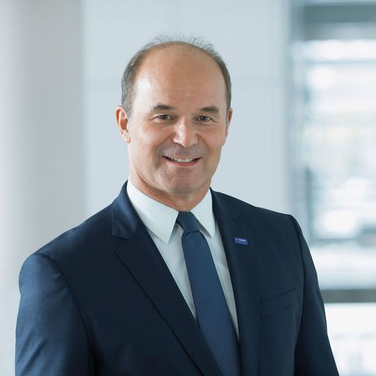 BASF-Chef Martin Brudermüller feierte nicht nur seinen 60. Geburtstag, sondern auch ein halbes Leben bei BASF. BASF-Chef Martin Brudermüller feierte nicht nur seinen 60. Geburtstag, sondern auch ein halbes Leben bei BASF.