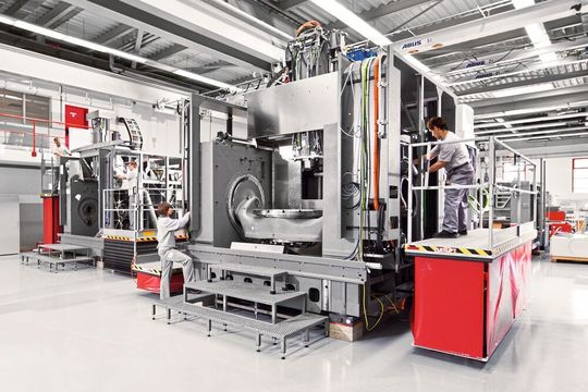 Die Maschinenfabrik Berthold Hermle AG konnte sich im coronabedingt schwierigen Jahr 2020 gut behaupten. Die Maschinenfabrik Berthold Hermle AG konnte sich im coronabedingt schwierigen Jahr 2020 gut behaupten.