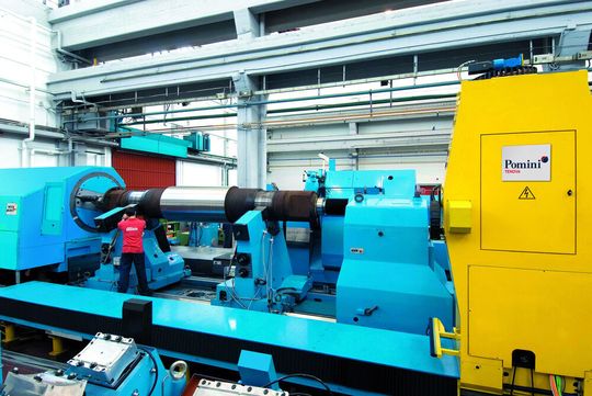 The new roll grinders, manufactured by Pomini Tenova, will continuously supply ground rolls. The new roll grinders, manufactured by Pomini Tenova, will continuously supply ground rolls.