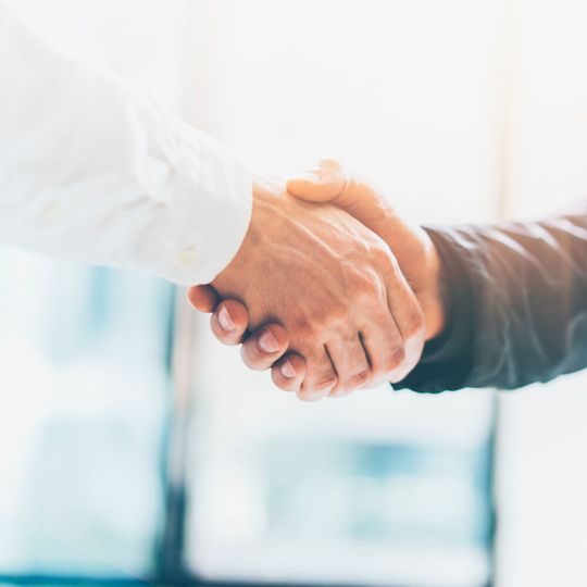 Mit der Übernahme des Beratungsdienstleisters Axino durch das Systemhaus S&T wollen die Unternehmen Synergieeffekte nutzen. Mit der Übernahme des Beratungsdienstleisters Axino durch das Systemhaus S&T wollen die Unternehmen Synergieeffekte nutzen.