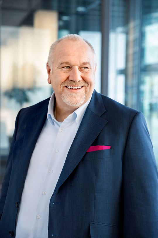 Im Gegensatz zur Prozessmesstechnik verzeichnete die Laborinstrumentierung ein kräftiges Plus. Zyklische Branchen litten in der Krise, azyklische blieben stabil. „Die breite Abstützung im Markt hat uns geholfen“, erklkärt E+H-CEO Matthias Altendorf.