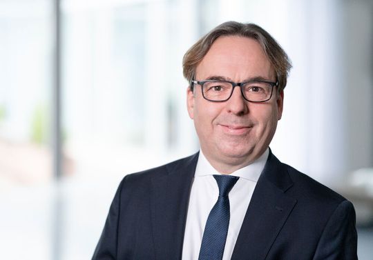 „Die Zahlen belegen, dass der mittelständische Maschinen- und Anlagenbau einer der wichtigsten Innovationstreiber der Industrie ist“, so Hartmut Rauen, stellvertretender VDMA-Hauptgeschäftsführer. „Die Zahlen belegen, dass der mittelständische Maschinen- und Anlagenbau einer der wichtigsten Innovationstreiber der Industrie ist“, so Hartmut Rauen, stellvertretender VDMA-Hauptgeschäftsführer.