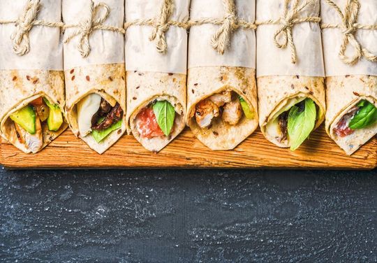 Sind Sie es leid in der Mittagspause auf fades Kantinenessen oder Fastfood zurückzugreifen? Mit diesen 3 Tipps zaubern Sie sich in Kürze ein leckeres Mittagessen. Sind Sie es leid in der Mittagspause auf fades Kantinenessen oder Fastfood zurückzugreifen? Mit diesen 3 Tipps zaubern Sie sich in Kürze ein leckeres Mittagessen.