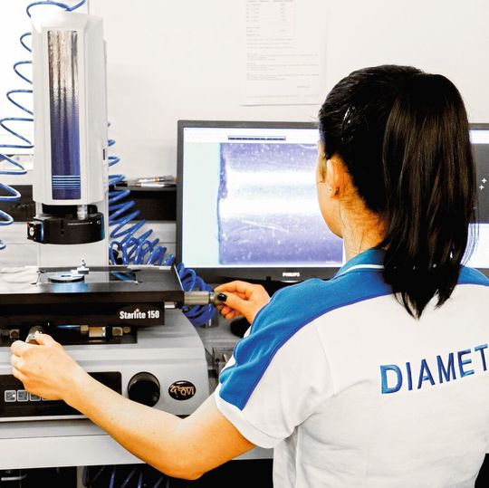 La Diametal Academy permet aux jeunes d'approfondir leurs connaissances des outils et de suivre les dernières tendances technologiques. La Diametal Academy permet aux jeunes d'approfondir leurs connaissances des outils et de suivre les dernières tendances technologiques.