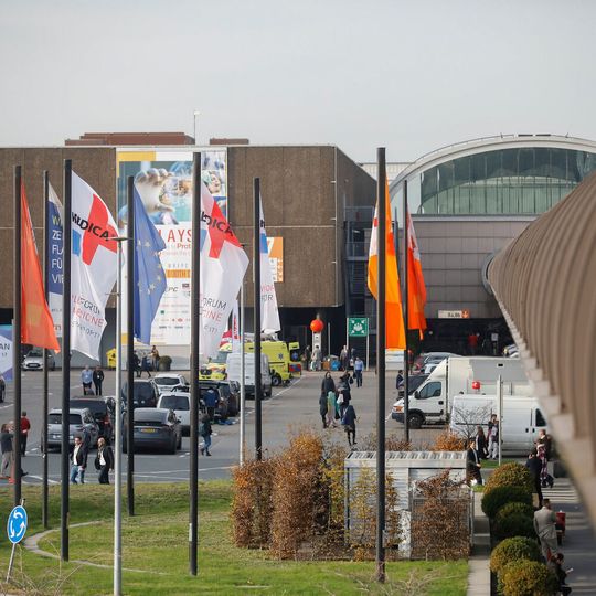 Die Medica 2021 und die Compamed 2021 sollen in diesem Jahr u. a. als Präsenz-Messe in Düsseldorf stattfinden. Die Medica 2021 und die Compamed 2021 sollen in diesem Jahr u. a. als Präsenz-Messe in Düsseldorf stattfinden.