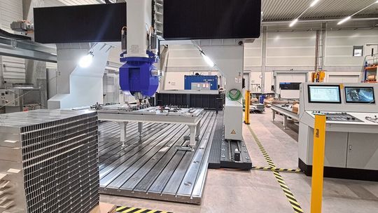 Die ersten Nähte sind geschweißt, die Maschinenabnahme ist erfolgt, die Riftec-Ingenieure sind zufrieden. Nun kann die Auftragsbearbeitung losgehen. Die ersten Nähte sind geschweißt, die Maschinenabnahme ist erfolgt, die Riftec-Ingenieure sind zufrieden. Nun kann die Auftragsbearbeitung losgehen.