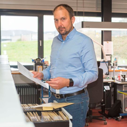 Thomas Butsch, Geschäftsführer von Hebumedical: Das Sortiment an wiederverwendbaren chirurgischen Instrumenten ist vor kurzem nach MDR zertifiziert worden. „Die gemeinschaftlichen klinischen Literaturauswertungen haben uns sehr geholfen.“ Thomas Butsch, Geschäftsführer von Hebumedical: Das Sortiment an wiederverwendbaren chirurgischen Instrumenten ist vor kurzem nach MDR zertifiziert worden. „Die gemeinschaftlichen klinischen Literaturauswertungen haben uns sehr geholfen.“