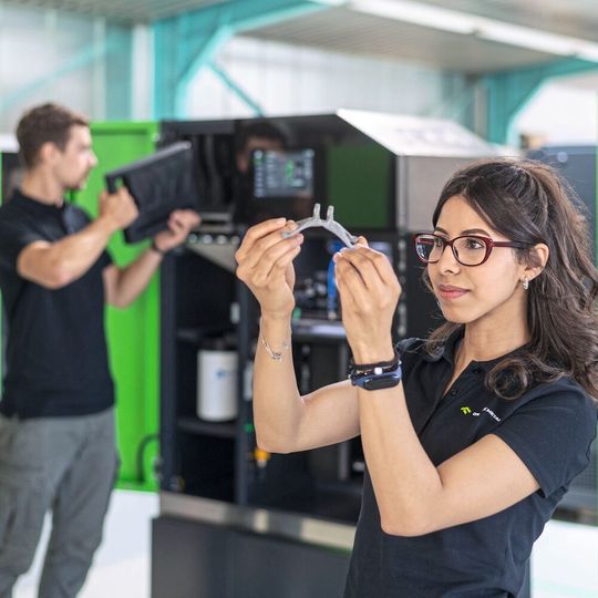 Die One Click Metal GmbH bietet bewährte 3D-Drucktechnologie in Metall für Jedermann zum Einstiegspreis. Die One Click Metal GmbH bietet bewährte 3D-Drucktechnologie in Metall für Jedermann zum Einstiegspreis.