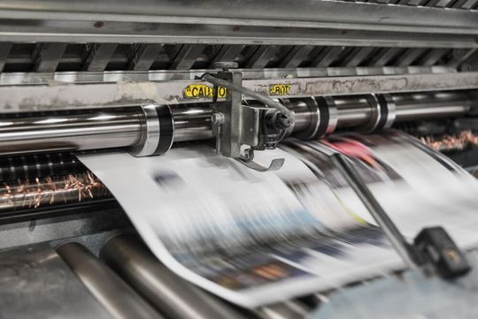 Durch Highspeed-Inkjet-Drucksysteme Kunden individuell ansprechen. Durch Highspeed-Inkjet-Drucksysteme Kunden individuell ansprechen.
