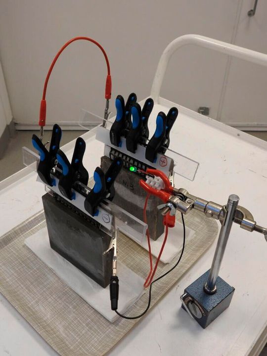 A prototype of the battery developed by the researchers. A prototype of the battery developed by the researchers.