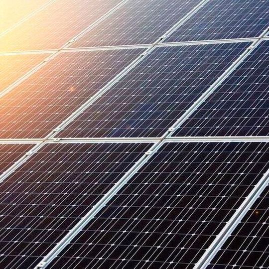 The agreement with MSD contributes to securing the revenues of Total’s solar projects in Castilla La Mancha region in Spain and paves the way to launching the construction of new sites. The agreement with MSD contributes to securing the revenues of Total’s solar projects in Castilla La Mancha region in Spain and paves the way to launching the construction of new sites.