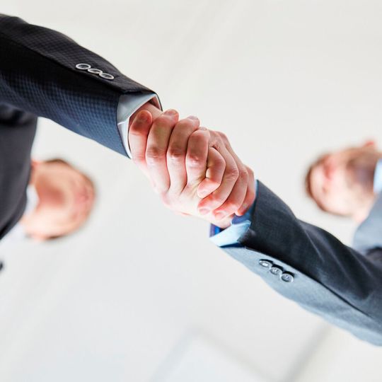 Juniper und Arrow haben eine Vertriebsvereinbarung für Deutschland und Frankreich geschlossen. Juniper und Arrow haben eine Vertriebsvereinbarung für Deutschland und Frankreich geschlossen.